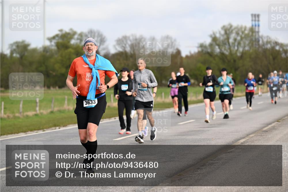 12.04.2026 - 45. Internationalen Wilhelmsburger Insellauf Dr. Thomas Lammeyer http://msf.ph/oto/9436480 12.04.2026 09:27:53 Laufen 2279, 220, 3633 meine-sportfotos.de