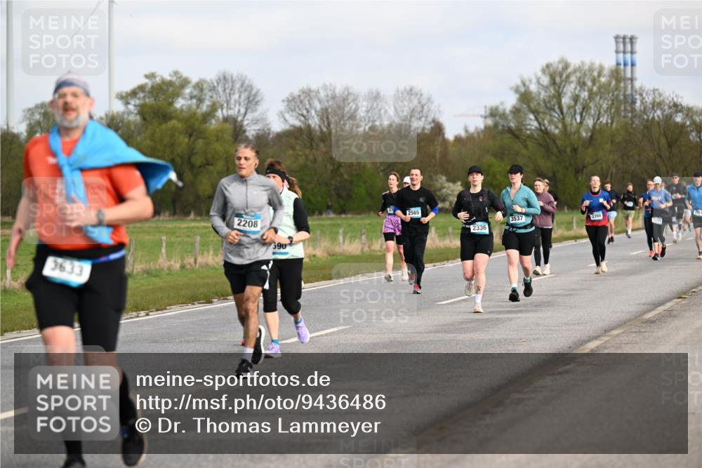 12.04.2026 - 45. Internationalen Wilhelmsburger Insellauf Dr. Thomas Lammeyer http://msf.ph/oto/9436486 12.04.2026 09:27:55 Laufen 3633, 2208, 590, 37, 2565, 3537, 3398, 2336, 14 meine-sportfotos.de