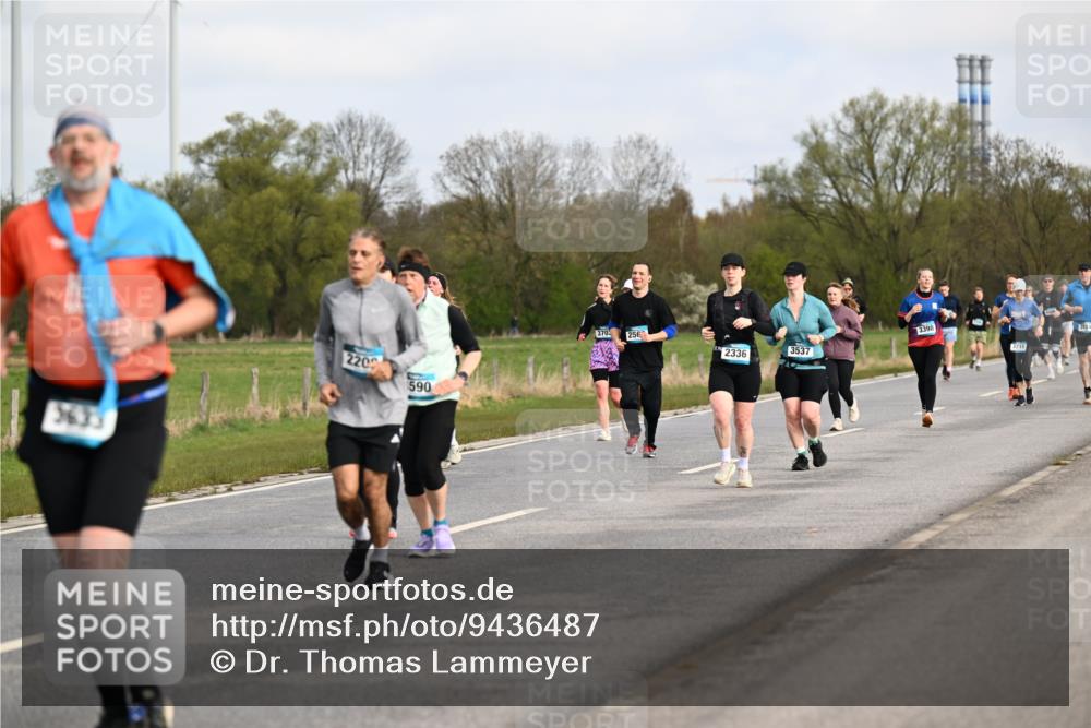 12.04.2026 - 45. Internationalen Wilhelmsburger Insellauf Dr. Thomas Lammeyer http://msf.ph/oto/9436487 12.04.2026 09:27:55 Laufen 3633, 2200, 590, 370, 256, 2336, 3537, 3398, 3715, 3114 meine-sportfotos.de