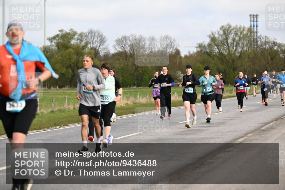 12.04.2026 - 45. Internationalen Wilhelmsburger Insellauf Dr. Thomas Lammeyer http://msf.ph/oto/9436488 12.04.2026 09:27:55 Laufen 4590, 5633, 3703, 256, 2336, 3537, 3398, 3114, 371 meine-sportfotos.de