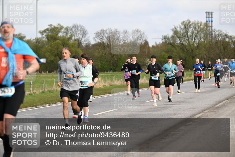 12.04.2026 - 45. Internationalen Wilhelmsburger Insellauf Dr. Thomas Lammeyer http://msf.ph/oto/9436489 12.04.2026 09:27:55 Laufen 3633, 4590, 2565, 2336, 3537, 3398, 3715, 3114 meine-sportfotos.de