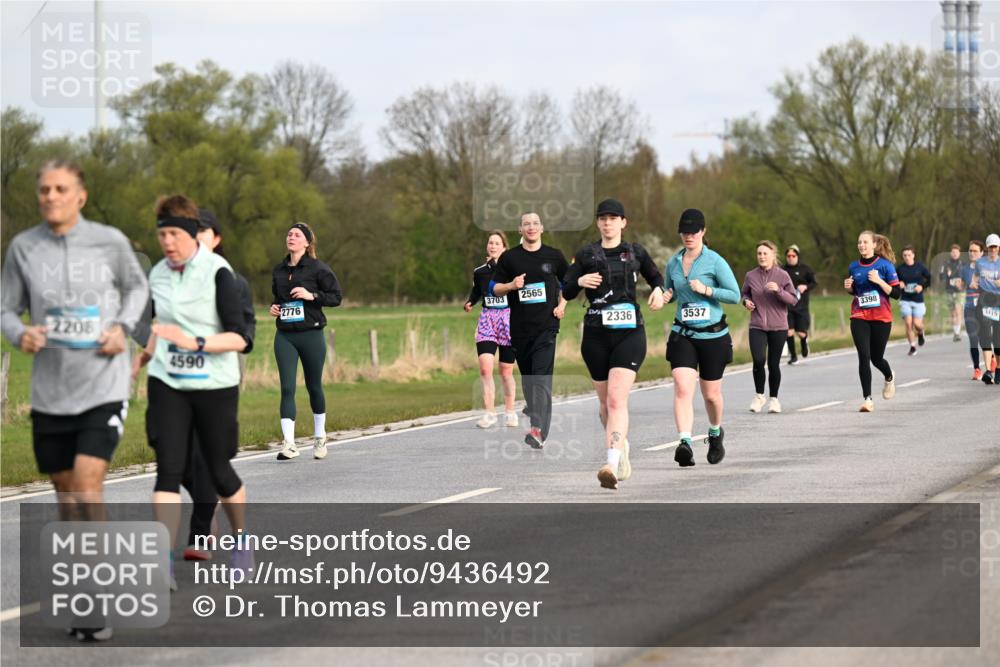 12.04.2026 - 45. Internationalen Wilhelmsburger Insellauf Dr. Thomas Lammeyer http://msf.ph/oto/9436492 12.04.2026 09:27:56 Laufen 2208, 4590, 2565, 2776, 3703, 2336, 3398, 3537, 3715 meine-sportfotos.de