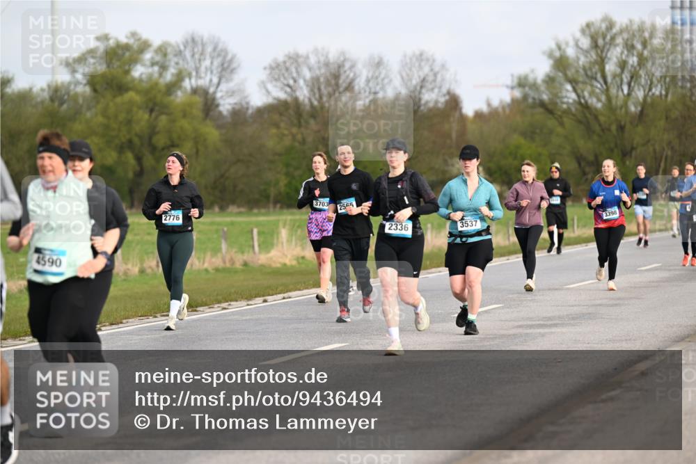 12.04.2026 - 45. Internationalen Wilhelmsburger Insellauf Dr. Thomas Lammeyer http://msf.ph/oto/9436494 12.04.2026 09:27:56 Laufen 4590, 3703, 2776, 2565, 2336, 3537, 3398 meine-sportfotos.de