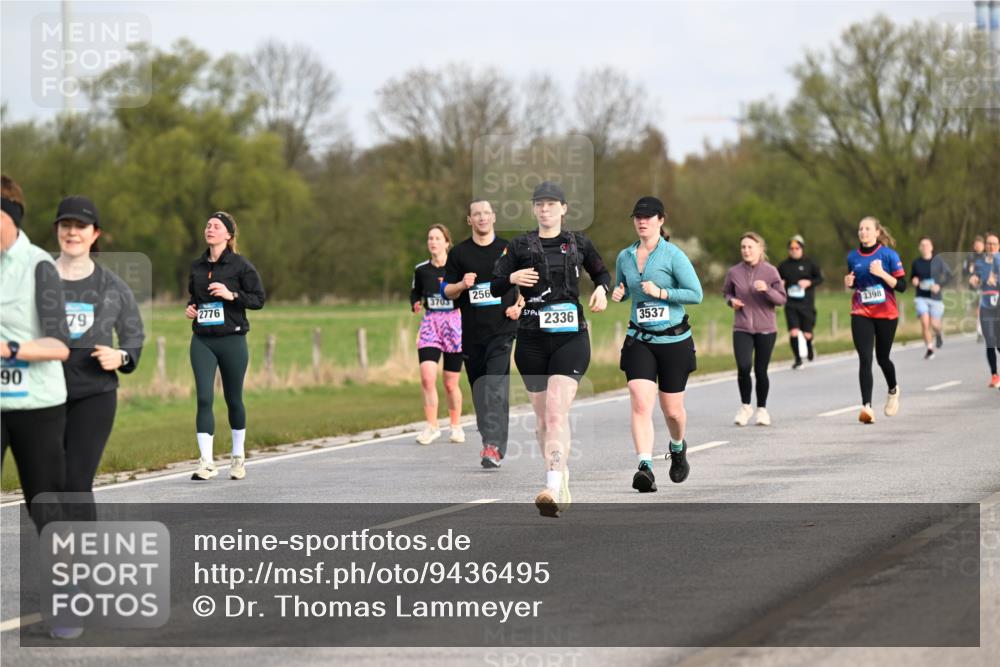 12.04.2026 - 45. Internationalen Wilhelmsburger Insellauf Dr. Thomas Lammeyer http://msf.ph/oto/9436495 12.04.2026 09:27:57 Laufen 90, 79, 256, 2776, 3703, 3398, 2336, 3537 meine-sportfotos.de
