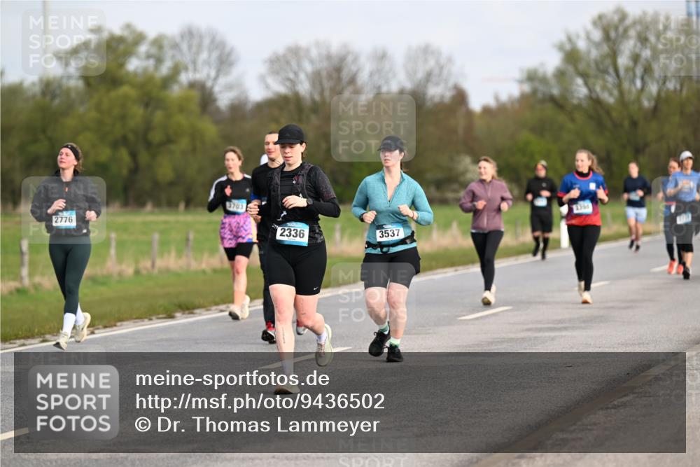 12.04.2026 - 45. Internationalen Wilhelmsburger Insellauf Dr. Thomas Lammeyer http://msf.ph/oto/9436502 12.04.2026 09:27:58 Laufen 3703, 2776, 2336, 3537 meine-sportfotos.de