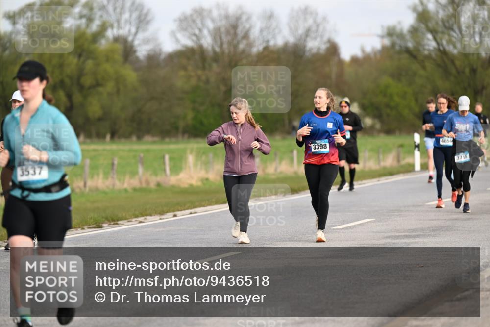 12.04.2026 - 45. Internationalen Wilhelmsburger Insellauf Dr. Thomas Lammeyer http://msf.ph/oto/9436518 12.04.2026 09:28:01 Laufen 3537, 3398, 4856, 3715 meine-sportfotos.de