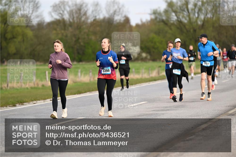 12.04.2026 - 45. Internationalen Wilhelmsburger Insellauf Dr. Thomas Lammeyer http://msf.ph/oto/9436521 12.04.2026 09:28:02 Laufen 3714, 3398, 3715 meine-sportfotos.de