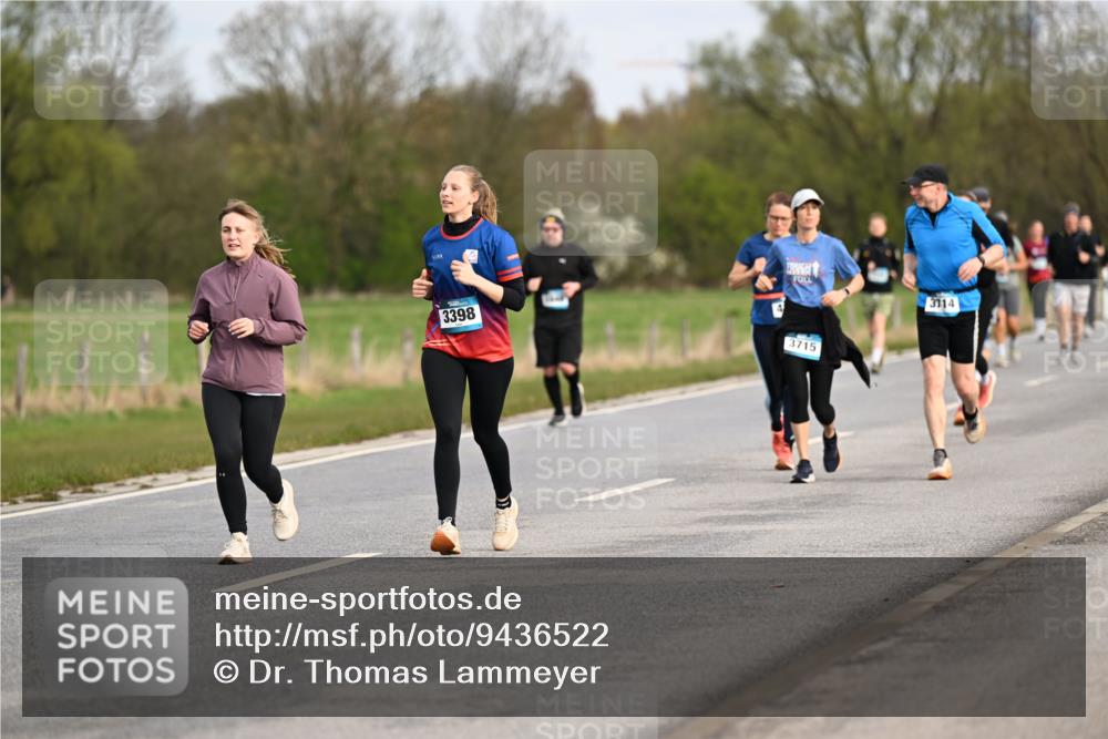 12.04.2026 - 45. Internationalen Wilhelmsburger Insellauf Dr. Thomas Lammeyer http://msf.ph/oto/9436522 12.04.2026 09:28:02 Laufen 3398, 3715, 3114 meine-sportfotos.de