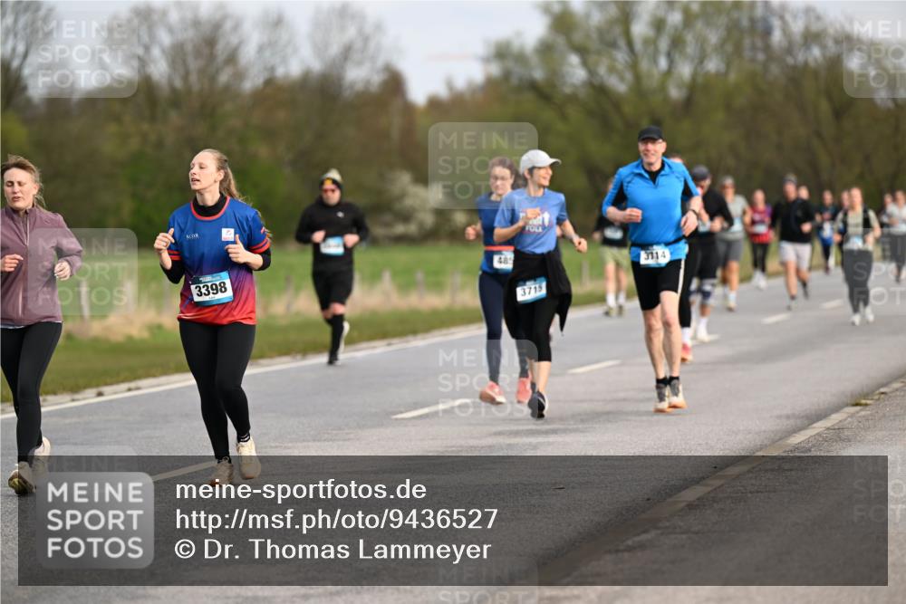12.04.2026 - 45. Internationalen Wilhelmsburger Insellauf Dr. Thomas Lammeyer http://msf.ph/oto/9436527 12.04.2026 09:28:03 Laufen 3398, 48, 3715, 3114 meine-sportfotos.de