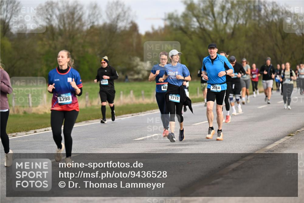 12.04.2026 - 45. Internationalen Wilhelmsburger Insellauf Dr. Thomas Lammeyer http://msf.ph/oto/9436528 12.04.2026 09:28:03 Laufen 3398, 5648, 48, 3715, 3714 meine-sportfotos.de