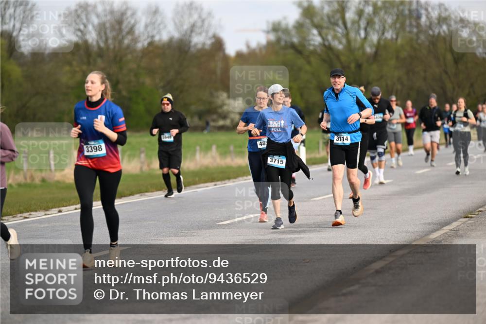 12.04.2026 - 45. Internationalen Wilhelmsburger Insellauf Dr. Thomas Lammeyer http://msf.ph/oto/9436529 12.04.2026 09:28:03 Laufen 5948, 3398, 3714, 485, 3715 meine-sportfotos.de