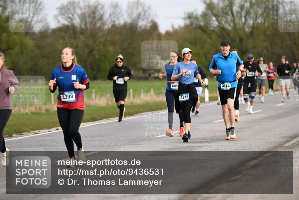 12.04.2026 - 45. Internationalen Wilhelmsburger Insellauf Dr. Thomas Lammeyer http://msf.ph/oto/9436531 12.04.2026 09:28:04 Laufen 3398, 5948, 485, 3715, 3714 meine-sportfotos.de