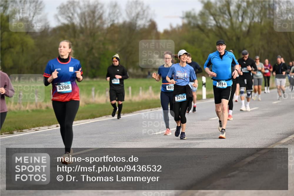 12.04.2026 - 45. Internationalen Wilhelmsburger Insellauf Dr. Thomas Lammeyer http://msf.ph/oto/9436532 12.04.2026 09:28:04 Laufen 3398, 485, 3715, 3714 meine-sportfotos.de