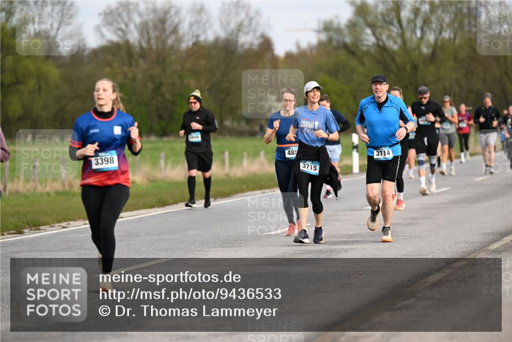 12.04.2026 - 45. Internationalen Wilhelmsburger Insellauf Dr. Thomas Lammeyer http://msf.ph/oto/9436533 12.04.2026 09:28:04 Laufen 3398, 5948, 485, 3714, 3715 meine-sportfotos.de