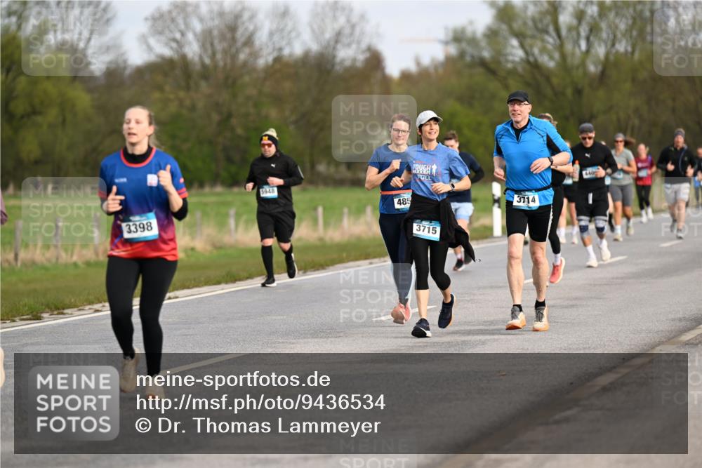 12.04.2026 - 45. Internationalen Wilhelmsburger Insellauf Dr. Thomas Lammeyer http://msf.ph/oto/9436534 12.04.2026 09:28:04 Laufen 3398, 5948, 485, 3715, 3714 meine-sportfotos.de
