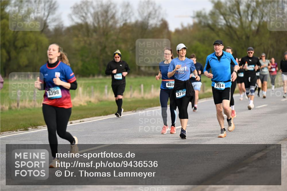 12.04.2026 - 45. Internationalen Wilhelmsburger Insellauf Dr. Thomas Lammeyer http://msf.ph/oto/9436536 12.04.2026 09:28:04 Laufen 5948, 3398, 485, 3715, 3714 meine-sportfotos.de