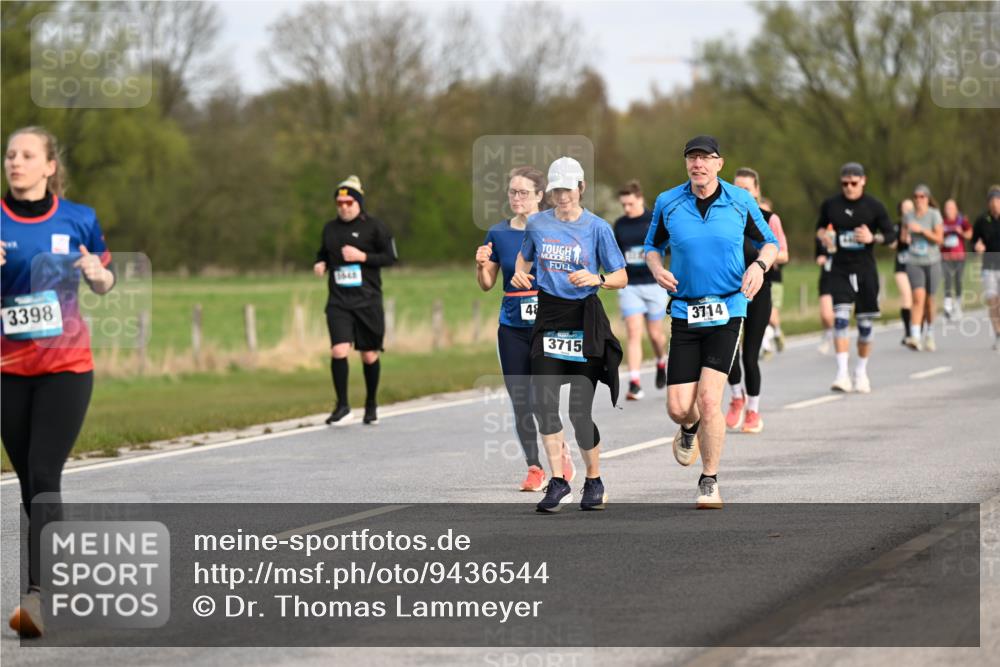 12.04.2026 - 45. Internationalen Wilhelmsburger Insellauf Dr. Thomas Lammeyer http://msf.ph/oto/9436544 12.04.2026 09:28:05 Laufen 640, 3398, 48, 3715, 3714 meine-sportfotos.de