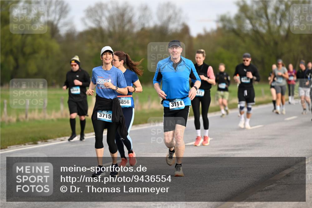 12.04.2026 - 45. Internationalen Wilhelmsburger Insellauf Dr. Thomas Lammeyer http://msf.ph/oto/9436554 12.04.2026 09:28:07 Laufen 3715, 1856, 3714, 481 meine-sportfotos.de