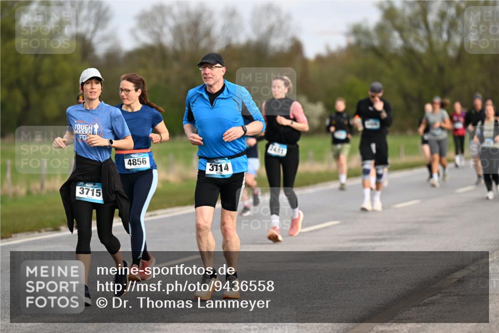 12.04.2026 - 45. Internationalen Wilhelmsburger Insellauf Dr. Thomas Lammeyer http://msf.ph/oto/9436558 12.04.2026 09:28:08 Laufen 3715, 4856, 3714, 2481 meine-sportfotos.de