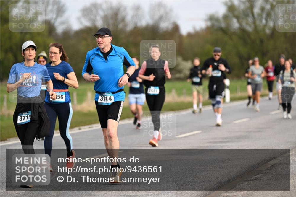 12.04.2026 - 45. Internationalen Wilhelmsburger Insellauf Dr. Thomas Lammeyer http://msf.ph/oto/9436561 12.04.2026 09:28:08 Laufen 3715, 2481, 356, 3714 meine-sportfotos.de