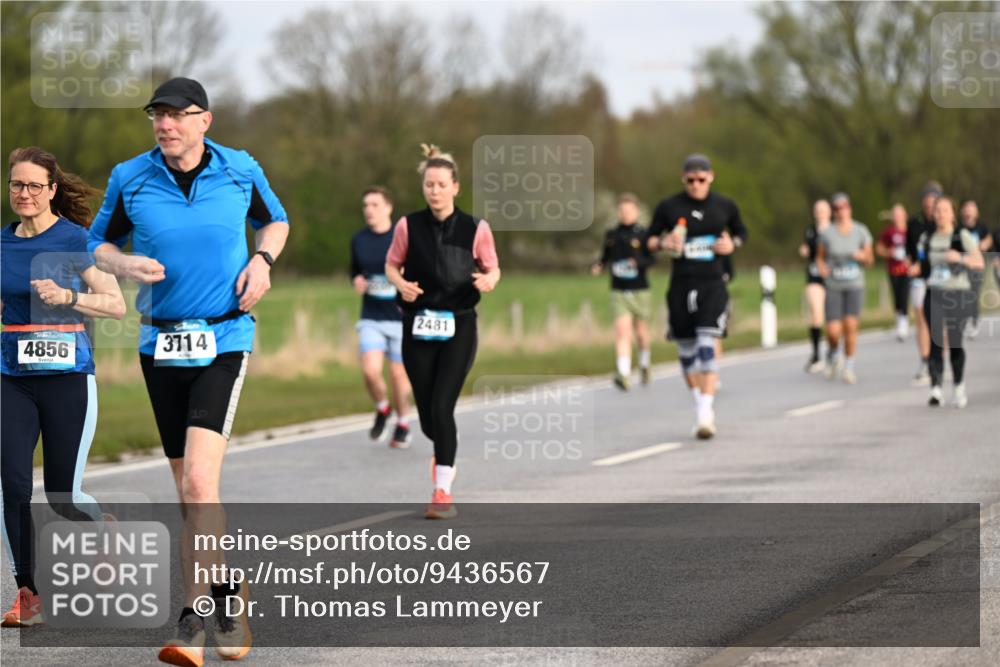 12.04.2026 - 45. Internationalen Wilhelmsburger Insellauf Dr. Thomas Lammeyer http://msf.ph/oto/9436567 12.04.2026 09:28:09 Laufen 2481, 3714, 4856 meine-sportfotos.de