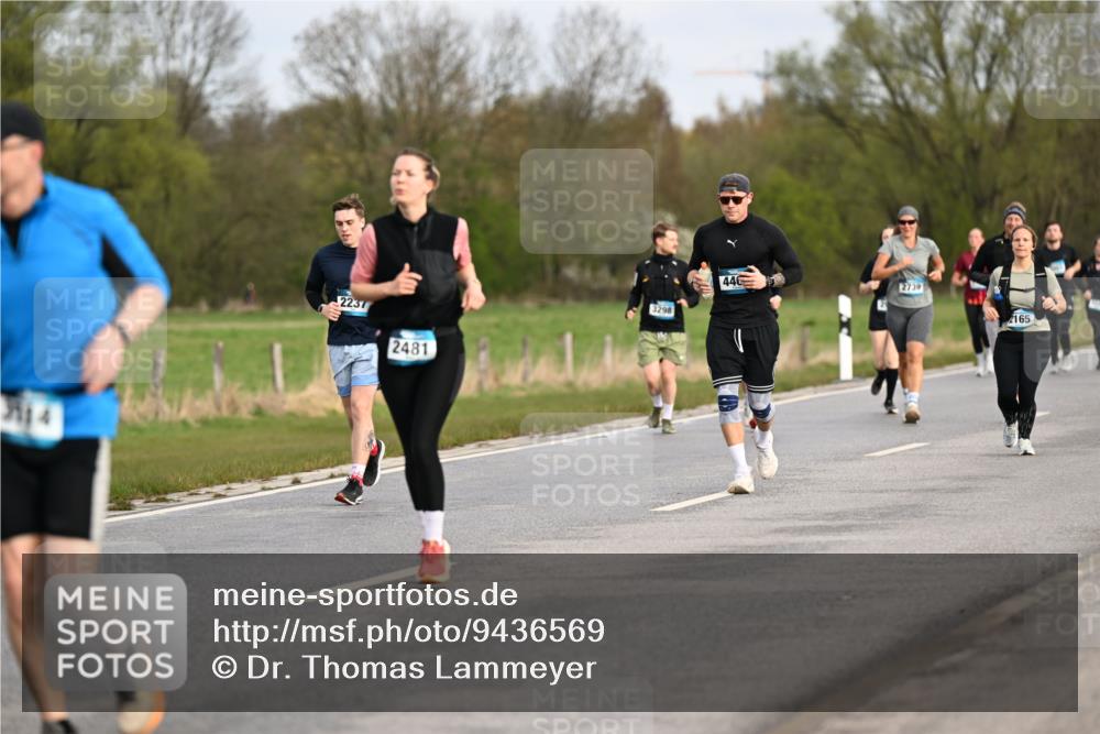 12.04.2026 - 45. Internationalen Wilhelmsburger Insellauf Dr. Thomas Lammeyer http://msf.ph/oto/9436569 12.04.2026 09:28:10 Laufen 3114, 2237, 2481, 3298, 44, 2739, 2165 meine-sportfotos.de