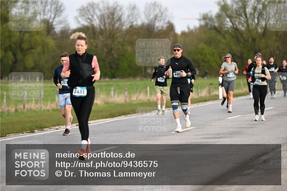 12.04.2026 - 45. Internationalen Wilhelmsburger Insellauf Dr. Thomas Lammeyer http://msf.ph/oto/9436575 12.04.2026 09:28:10 Laufen 223, 2481, 3298, 446, 2739, 165 meine-sportfotos.de