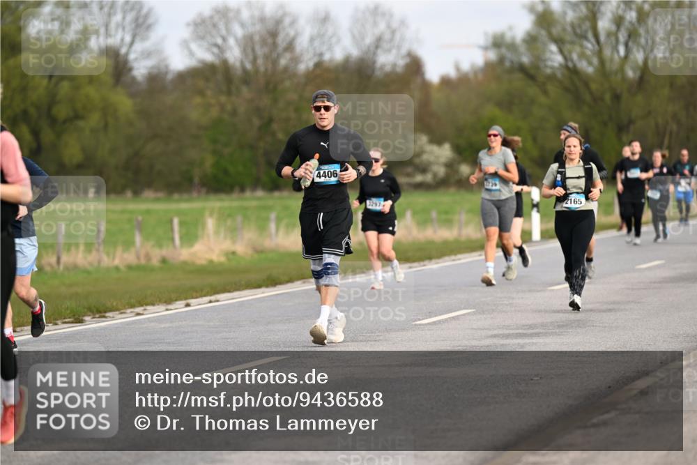 12.04.2026 - 45. Internationalen Wilhelmsburger Insellauf Dr. Thomas Lammeyer http://msf.ph/oto/9436588 12.04.2026 09:28:12 Laufen 4406, 2165, 3297 meine-sportfotos.de