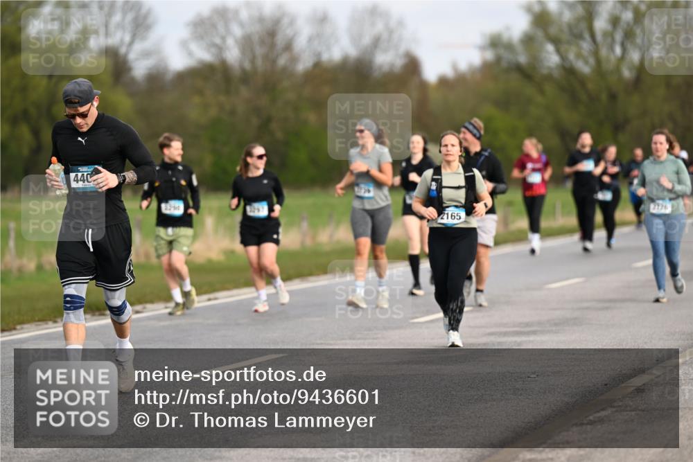 12.04.2026 - 45. Internationalen Wilhelmsburger Insellauf Dr. Thomas Lammeyer http://msf.ph/oto/9436601 12.04.2026 09:28:15 Laufen 440, 3726, 130, 67, 2165 meine-sportfotos.de