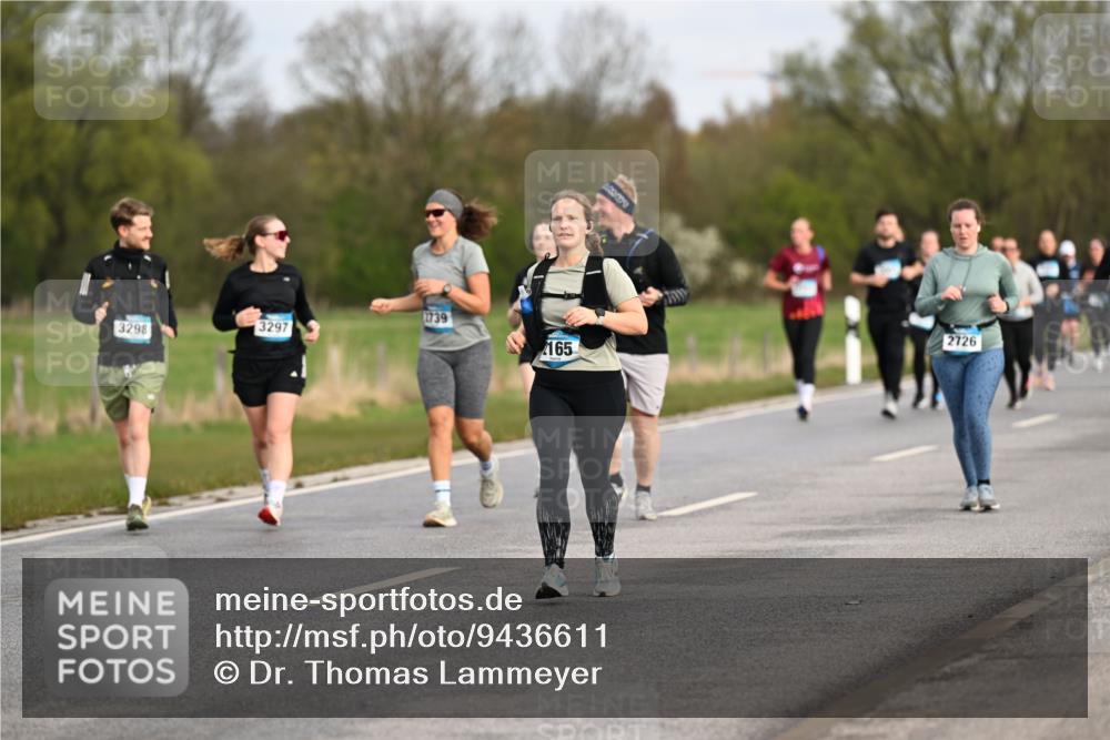 12.04.2026 - 45. Internationalen Wilhelmsburger Insellauf Dr. Thomas Lammeyer http://msf.ph/oto/9436611 12.04.2026 09:28:17 Laufen 3297, 3298, 1739, 165, 23179, 2726 meine-sportfotos.de