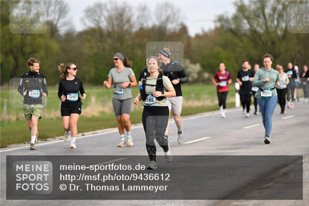 12.04.2026 - 45. Internationalen Wilhelmsburger Insellauf Dr. Thomas Lammeyer http://msf.ph/oto/9436612 12.04.2026 09:28:17 Laufen 3298, 3297, 2739, 165, 2726 meine-sportfotos.de