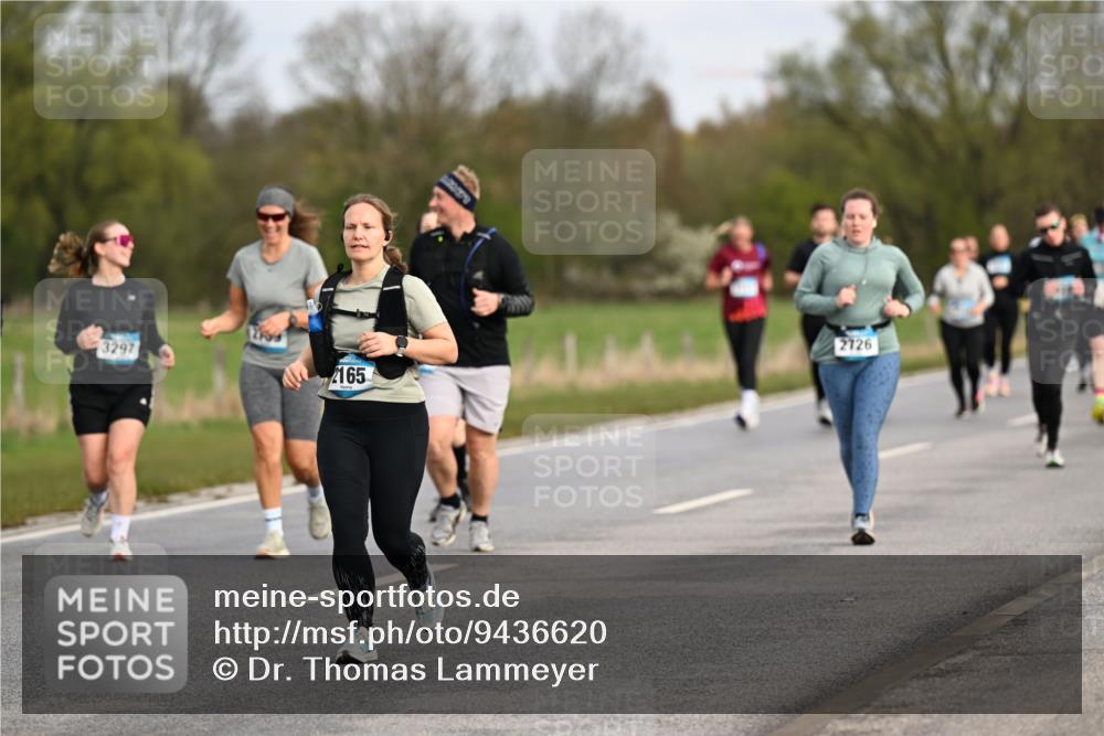 12.04.2026 - 45. Internationalen Wilhelmsburger Insellauf Dr. Thomas Lammeyer http://msf.ph/oto/9436620 12.04.2026 09:28:18 Laufen 3297, 2165, 2726 meine-sportfotos.de