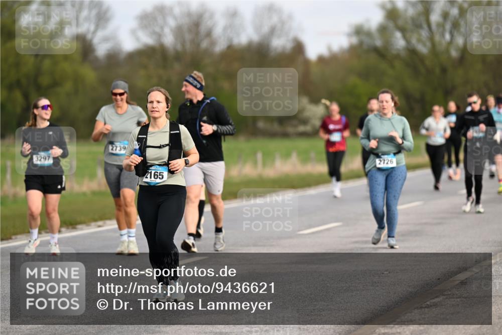 12.04.2026 - 45. Internationalen Wilhelmsburger Insellauf Dr. Thomas Lammeyer http://msf.ph/oto/9436621 12.04.2026 09:28:18 Laufen 3297, 2739, 2165, 2726 meine-sportfotos.de