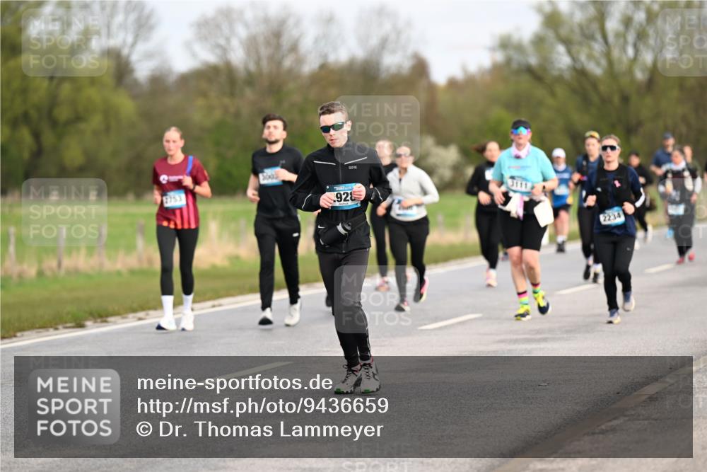 12.04.2026 - 45. Internationalen Wilhelmsburger Insellauf Dr. Thomas Lammeyer http://msf.ph/oto/9436659 12.04.2026 09:28:25 Laufen 2753, 3000, 928, 2234 meine-sportfotos.de