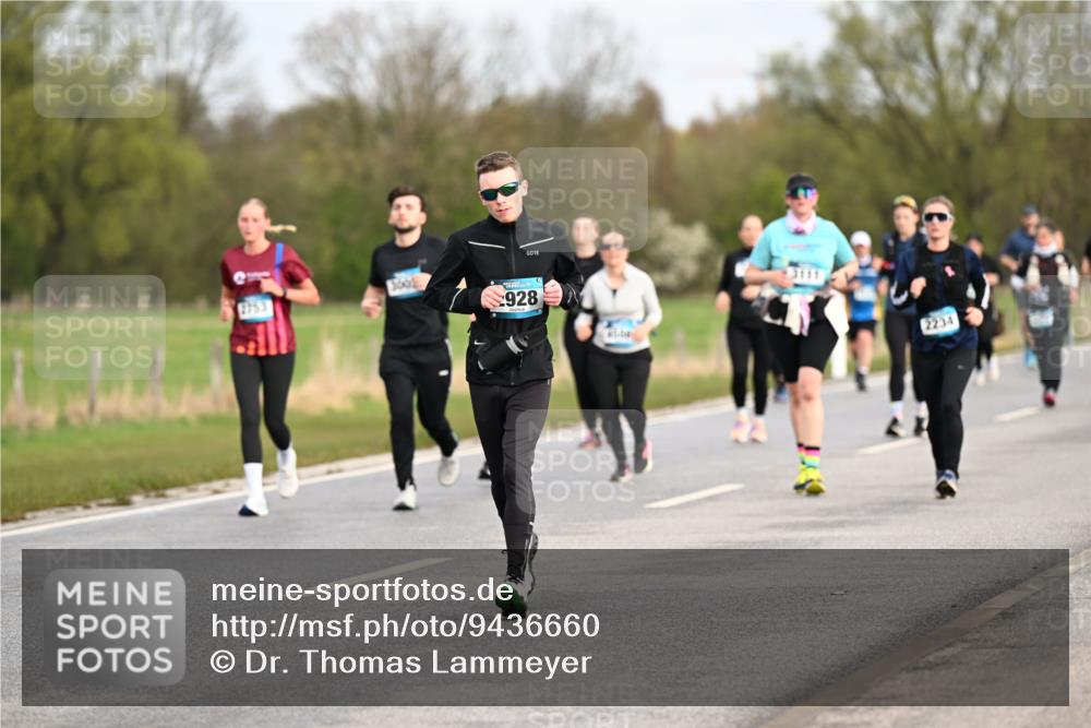 12.04.2026 - 45. Internationalen Wilhelmsburger Insellauf Dr. Thomas Lammeyer http://msf.ph/oto/9436660 12.04.2026 09:28:25 Laufen 2753, 500, 928, 1111, 2234 meine-sportfotos.de