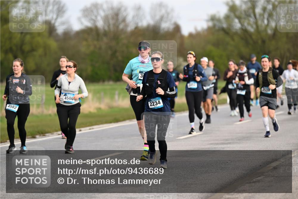12.04.2026 - 45. Internationalen Wilhelmsburger Insellauf Dr. Thomas Lammeyer http://msf.ph/oto/9436689 12.04.2026 09:28:29 Laufen 4582, 4586, 3, 2234, 2452, 2528 meine-sportfotos.de