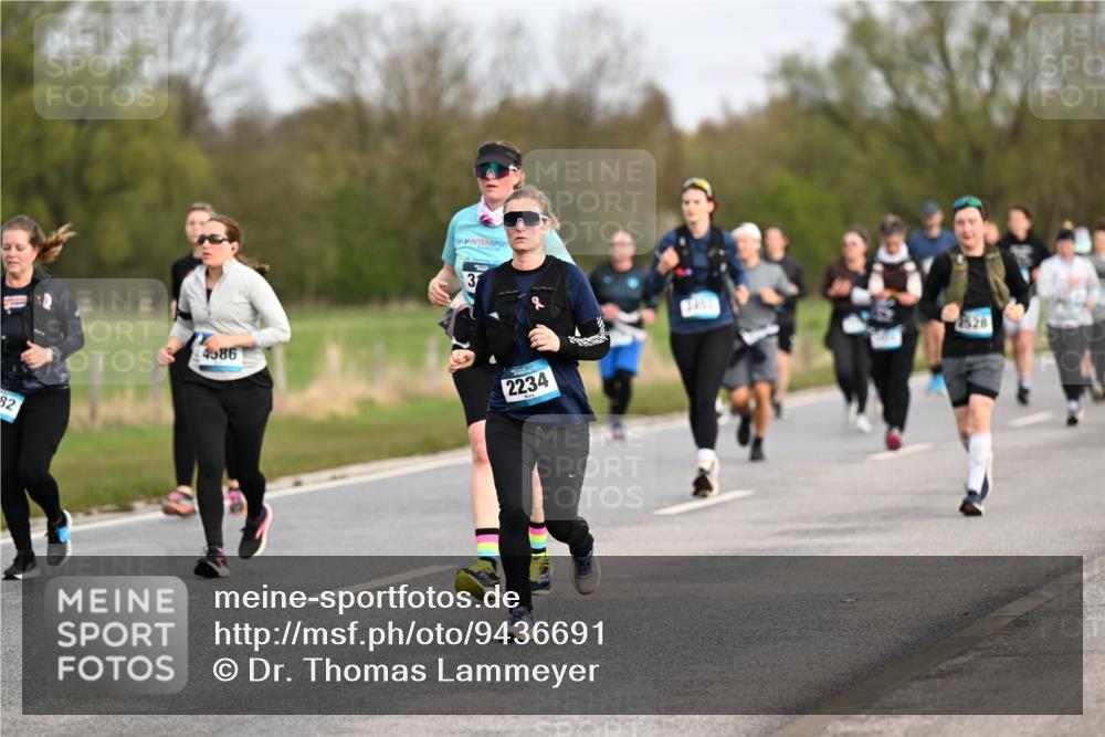 12.04.2026 - 45. Internationalen Wilhelmsburger Insellauf Dr. Thomas Lammeyer http://msf.ph/oto/9436691 12.04.2026 09:28:29 Laufen 82, 4586, 3, 2234, 2528 meine-sportfotos.de
