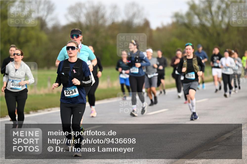 12.04.2026 - 45. Internationalen Wilhelmsburger Insellauf Dr. Thomas Lammeyer http://msf.ph/oto/9436698 12.04.2026 09:28:30 Laufen 4586, 2234, 1520 meine-sportfotos.de