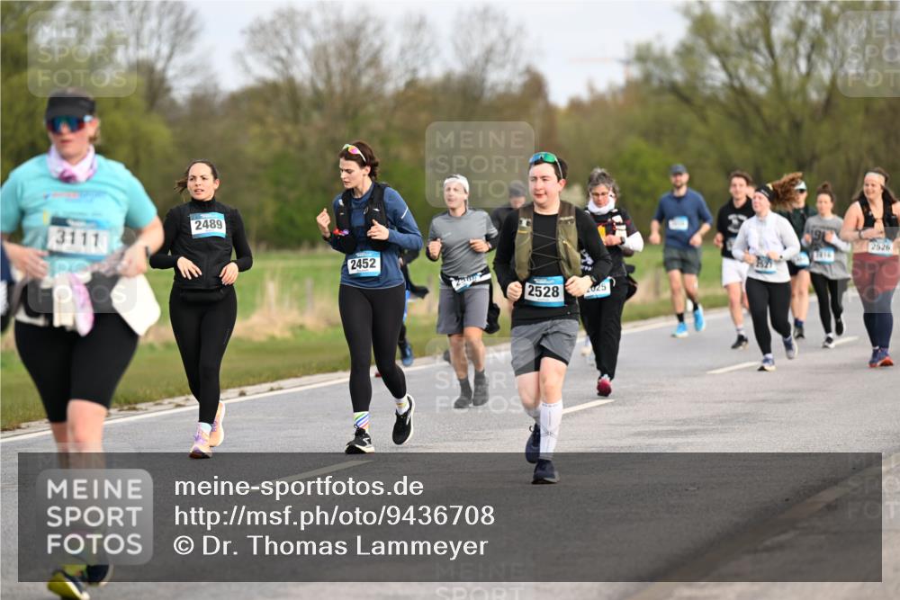 12.04.2026 - 45. Internationalen Wilhelmsburger Insellauf Dr. Thomas Lammeyer http://msf.ph/oto/9436708 12.04.2026 09:28:32 Laufen 3111, 2489, 2452, 2500, 2528, 2025, 2526 meine-sportfotos.de