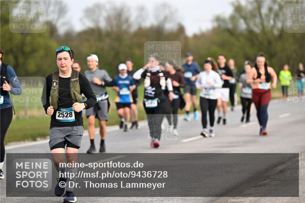 12.04.2026 - 45. Internationalen Wilhelmsburger Insellauf Dr. Thomas Lammeyer http://msf.ph/oto/9436728 12.04.2026 09:28:35 Laufen 2528 meine-sportfotos.de