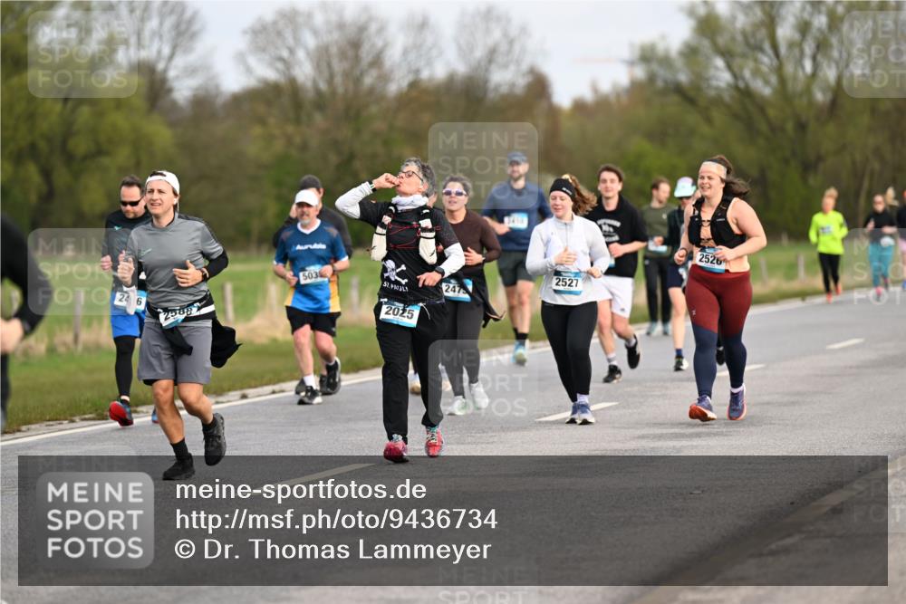 12.04.2026 - 45. Internationalen Wilhelmsburger Insellauf Dr. Thomas Lammeyer http://msf.ph/oto/9436734 12.04.2026 09:28:36 Laufen 24, 6, 2588, 503, 2527, 2475, 57, 2025, 2526 meine-sportfotos.de