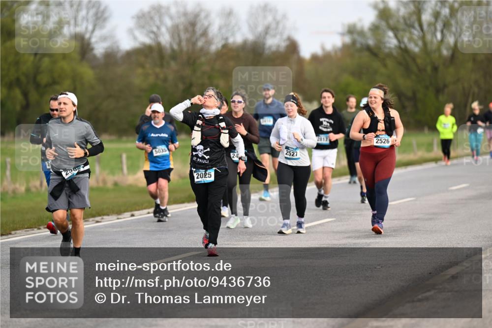 12.04.2026 - 45. Internationalen Wilhelmsburger Insellauf Dr. Thomas Lammeyer http://msf.ph/oto/9436736 12.04.2026 09:28:36 Laufen 5035, 2025, 24, 2521, 2817, 2526 meine-sportfotos.de