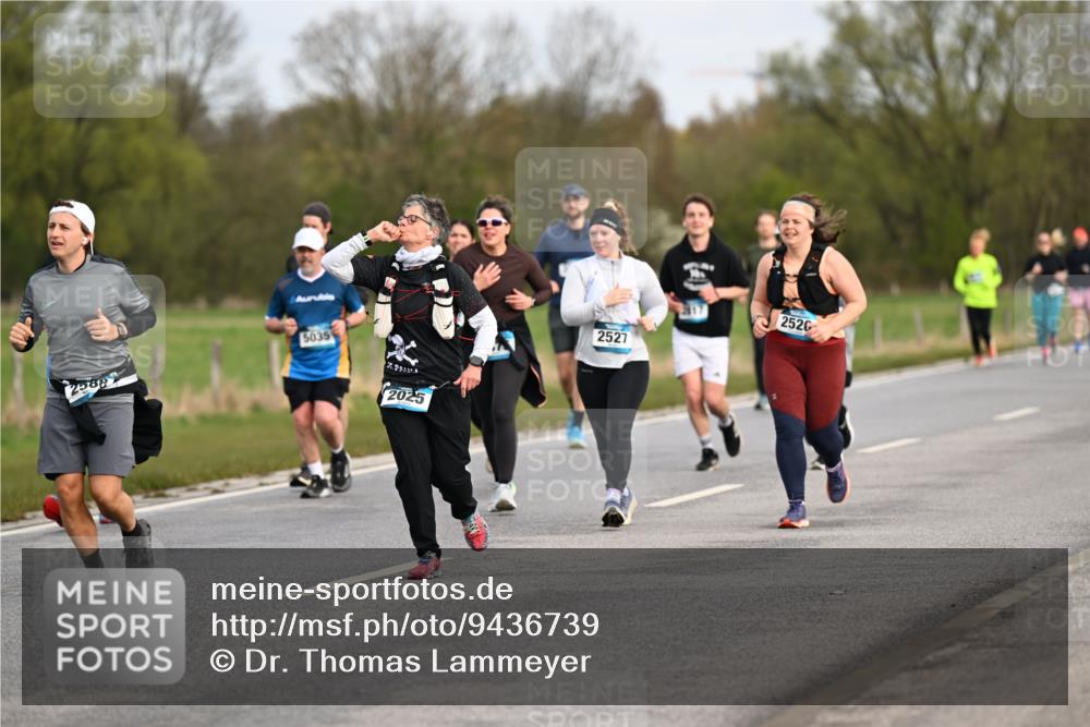 12.04.2026 - 45. Internationalen Wilhelmsburger Insellauf Dr. Thomas Lammeyer http://msf.ph/oto/9436739 12.04.2026 09:28:37 Laufen 2588, 5035, 2025, 2527, 2526 meine-sportfotos.de