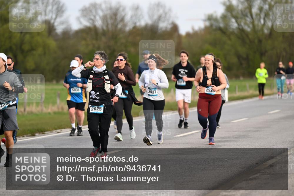 12.04.2026 - 45. Internationalen Wilhelmsburger Insellauf Dr. Thomas Lammeyer http://msf.ph/oto/9436741 12.04.2026 09:28:37 Laufen 2569, 5035, 2025, 2527, 2817, 252 meine-sportfotos.de