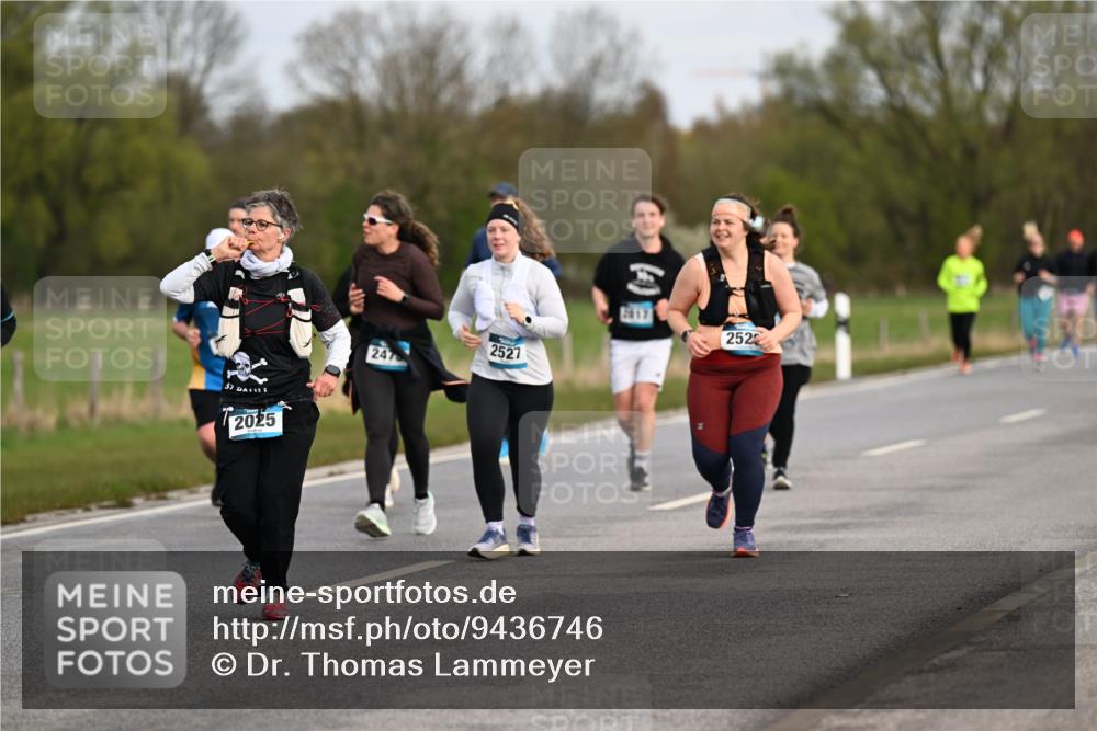 12.04.2026 - 45. Internationalen Wilhelmsburger Insellauf Dr. Thomas Lammeyer http://msf.ph/oto/9436746 12.04.2026 09:28:38 Laufen 2025, 247, 2527, 2522 meine-sportfotos.de