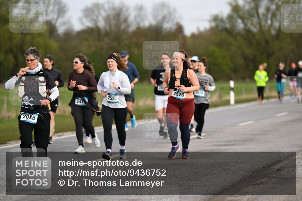 12.04.2026 - 45. Internationalen Wilhelmsburger Insellauf Dr. Thomas Lammeyer http://msf.ph/oto/9436752 12.04.2026 09:28:38 Laufen 7, 2025, 247, 2527, 2526, 65, 2016 meine-sportfotos.de