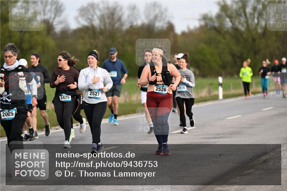 12.04.2026 - 45. Internationalen Wilhelmsburger Insellauf Dr. Thomas Lammeyer http://msf.ph/oto/9436753 12.04.2026 09:28:39 Laufen 2025, 035, 2527, 2475, 3416, 2526, 2816 meine-sportfotos.de