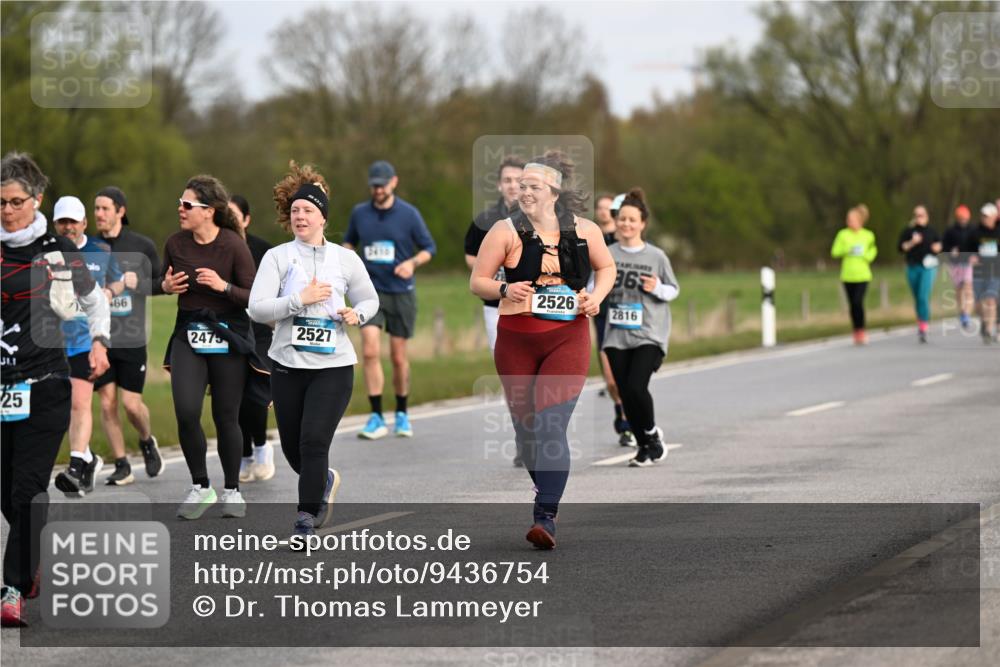 12.04.2026 - 45. Internationalen Wilhelmsburger Insellauf Dr. Thomas Lammeyer http://msf.ph/oto/9436754 12.04.2026 09:28:39 Laufen 25, 66, 2475, 2527, 2410, 2526, 365, 2816 meine-sportfotos.de