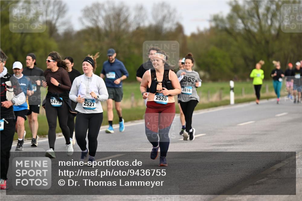 12.04.2026 - 45. Internationalen Wilhelmsburger Insellauf Dr. Thomas Lammeyer http://msf.ph/oto/9436755 12.04.2026 09:28:39 Laufen 2475, 2527, 2410, 2526, 965, 2816 meine-sportfotos.de