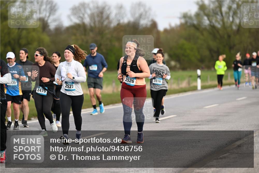 12.04.2026 - 45. Internationalen Wilhelmsburger Insellauf Dr. Thomas Lammeyer http://msf.ph/oto/9436756 12.04.2026 09:28:39 Laufen 35, 2475, 2527, 3410, 2526, 1965, 2816 meine-sportfotos.de